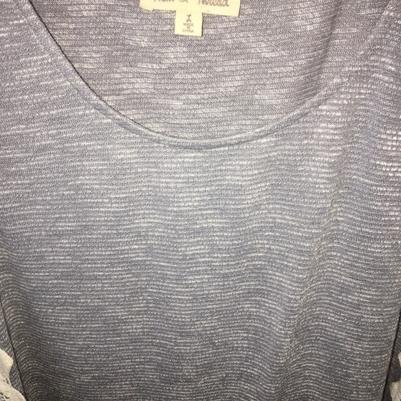 Cute Summer Top Size L EUC - Picture 2 of 3